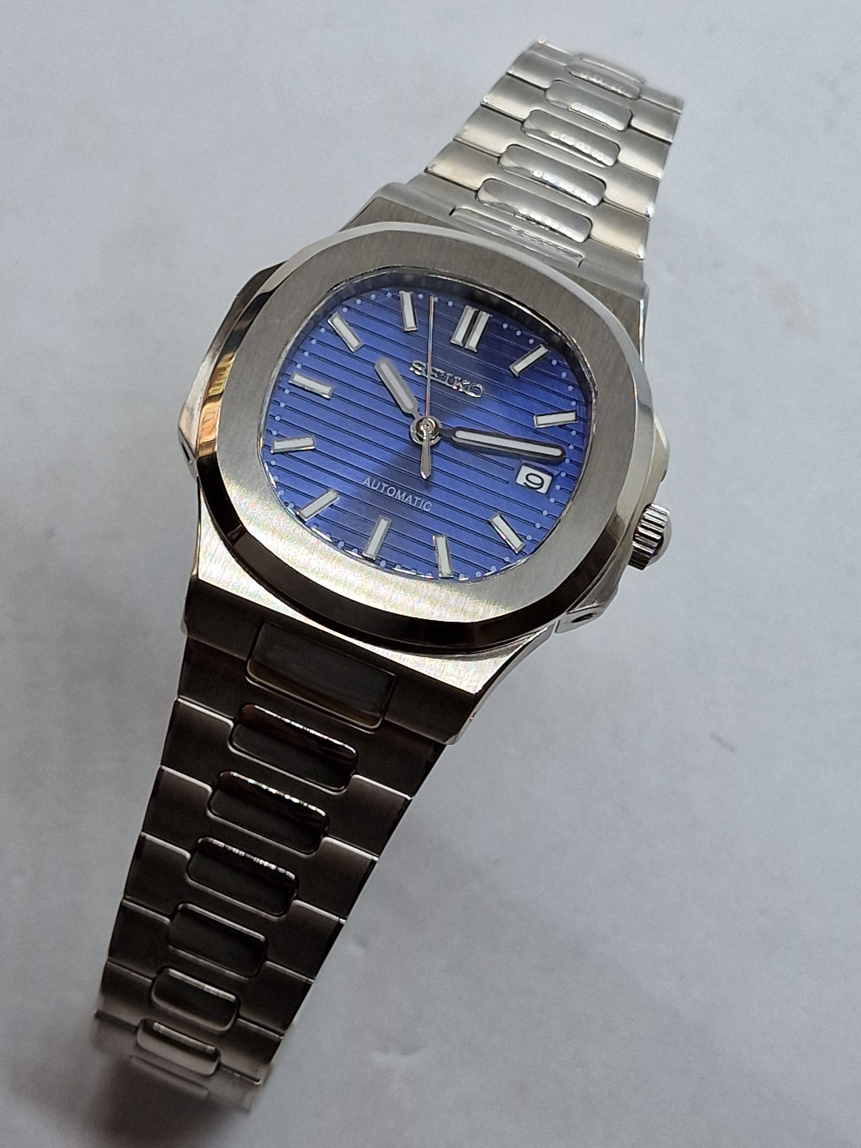 Seiko Mod Nautilus Blue Nh35 Automatic 40mm Custom Sapphire Glass –  Dwatchmod