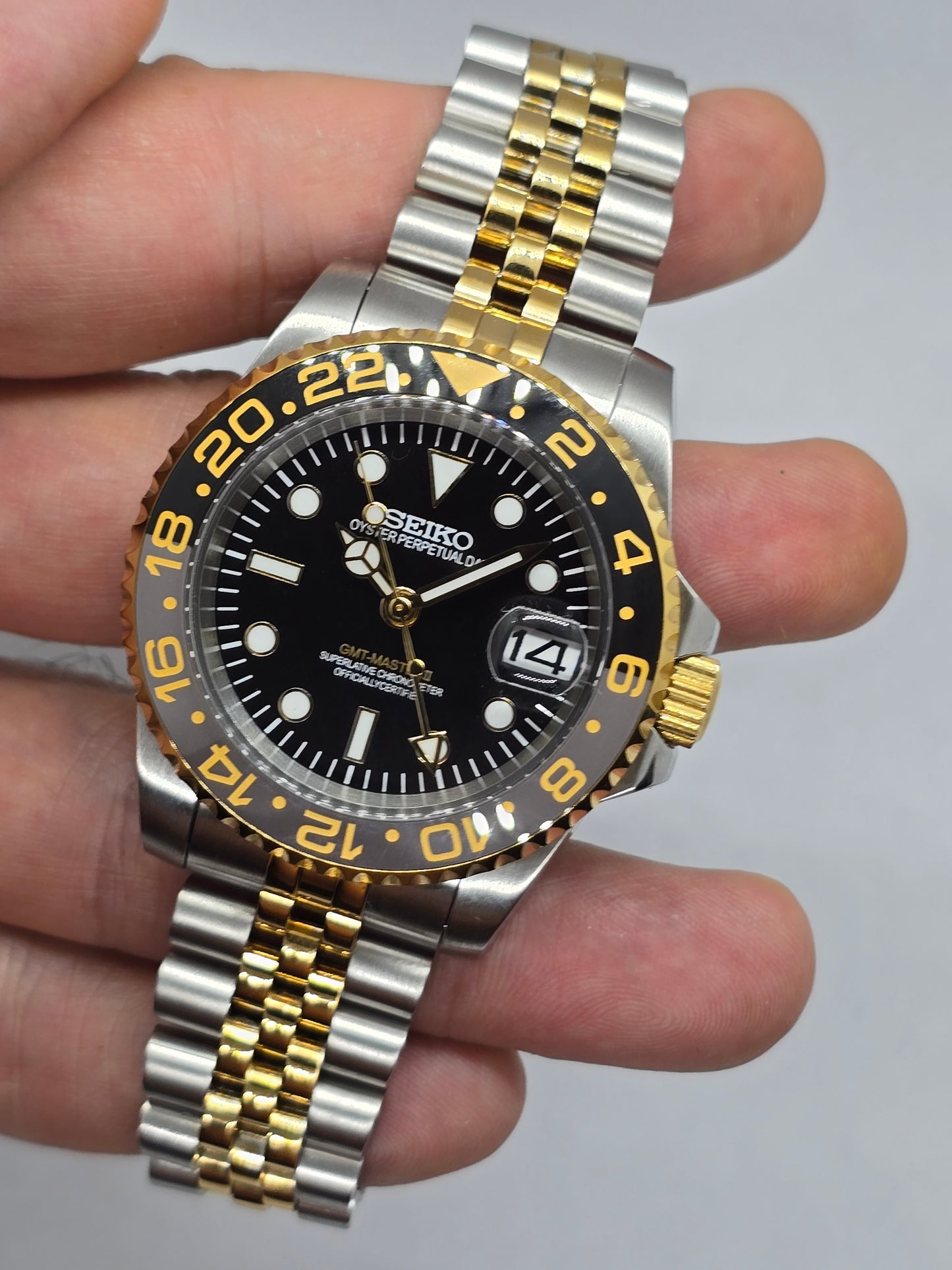 Seiko Mod Gmt acciaio e oro giallo Nh34 automatico 40 mm lunetta ceramica